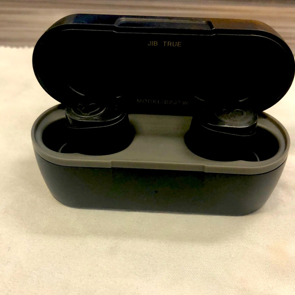 Skull candy earbuds